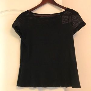 DKNYC black cotton top with mash details size M